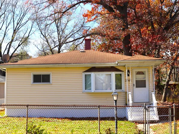 2748 Cass St, Lake Station, IN 46405
