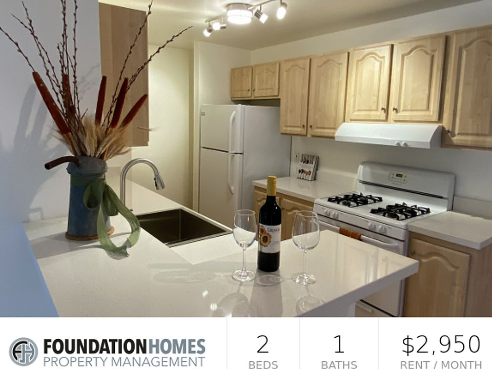 1st image of 214 Larkspur Plaza Dr