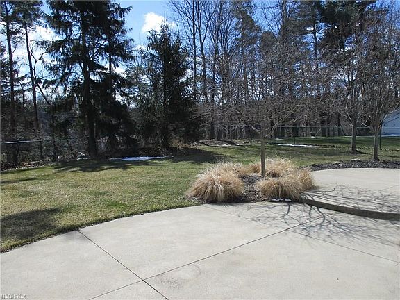 4th image of 545 Lauren Ln