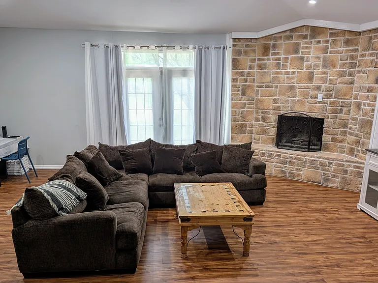 1311 Crestline St — Photo 5