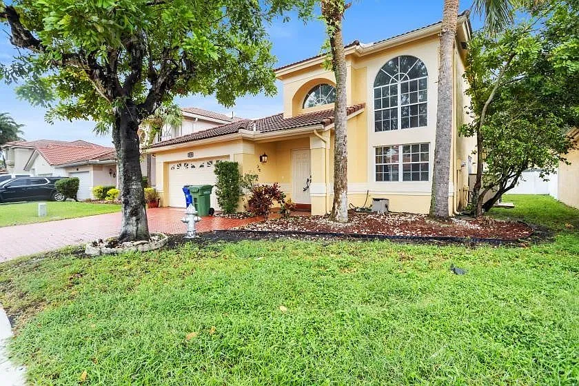 3178 NW 72nd Ave