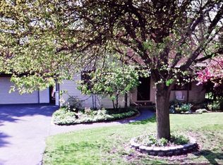 115 S Glenwood Pl, Aurora, IL 60506