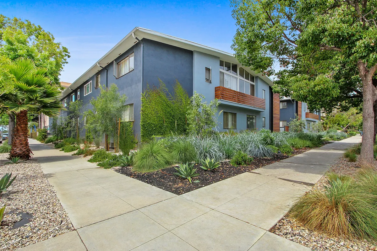 Building Photo - 858-860 3rd Street