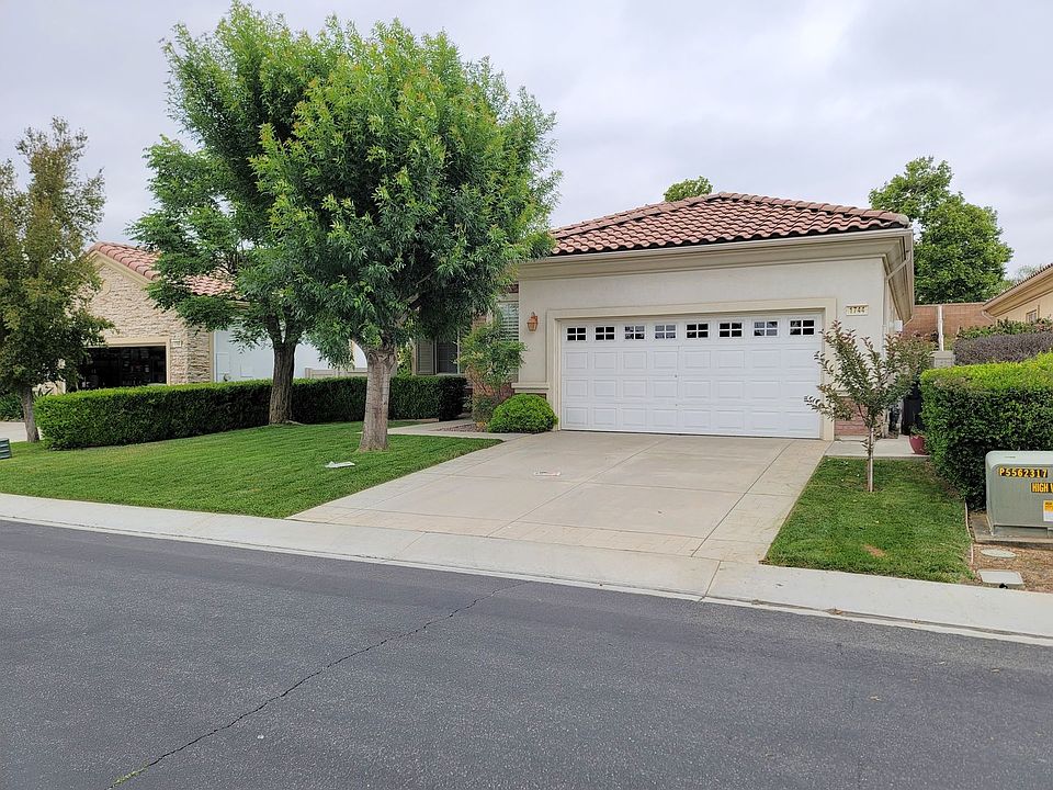 1st image of 1744 Sarazen St