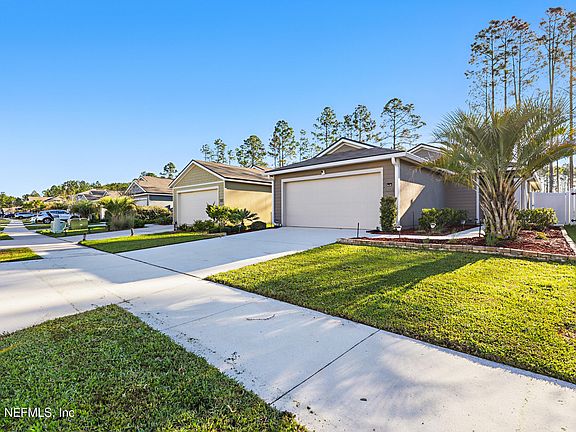 3rd image of 8328 CAPE FOX Drive