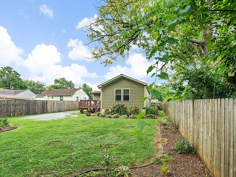 2706 Deerfield Dr — Photo 8