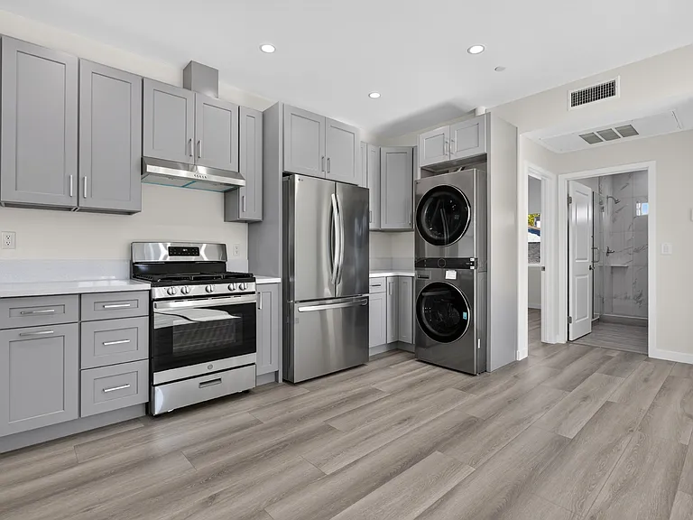 1809 N Avon St #201 — Photo 16