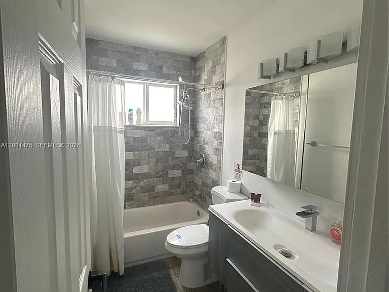 21230 NE 24th Ct — Photo 12
