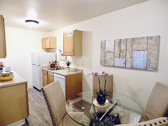 5th image of 409 Piccadilly Pl APT 6