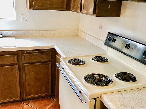 5th image of 157 E Madison Ave APT E