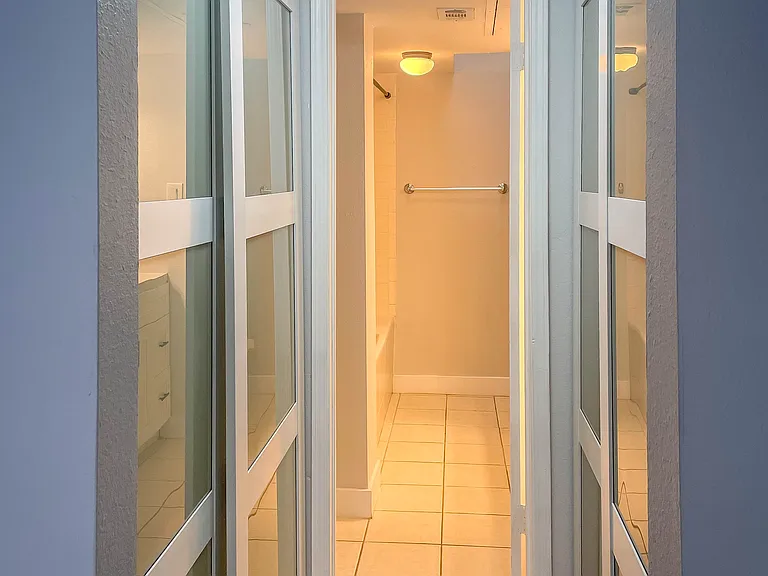 332 W Harwood Rd #B — Photo 13