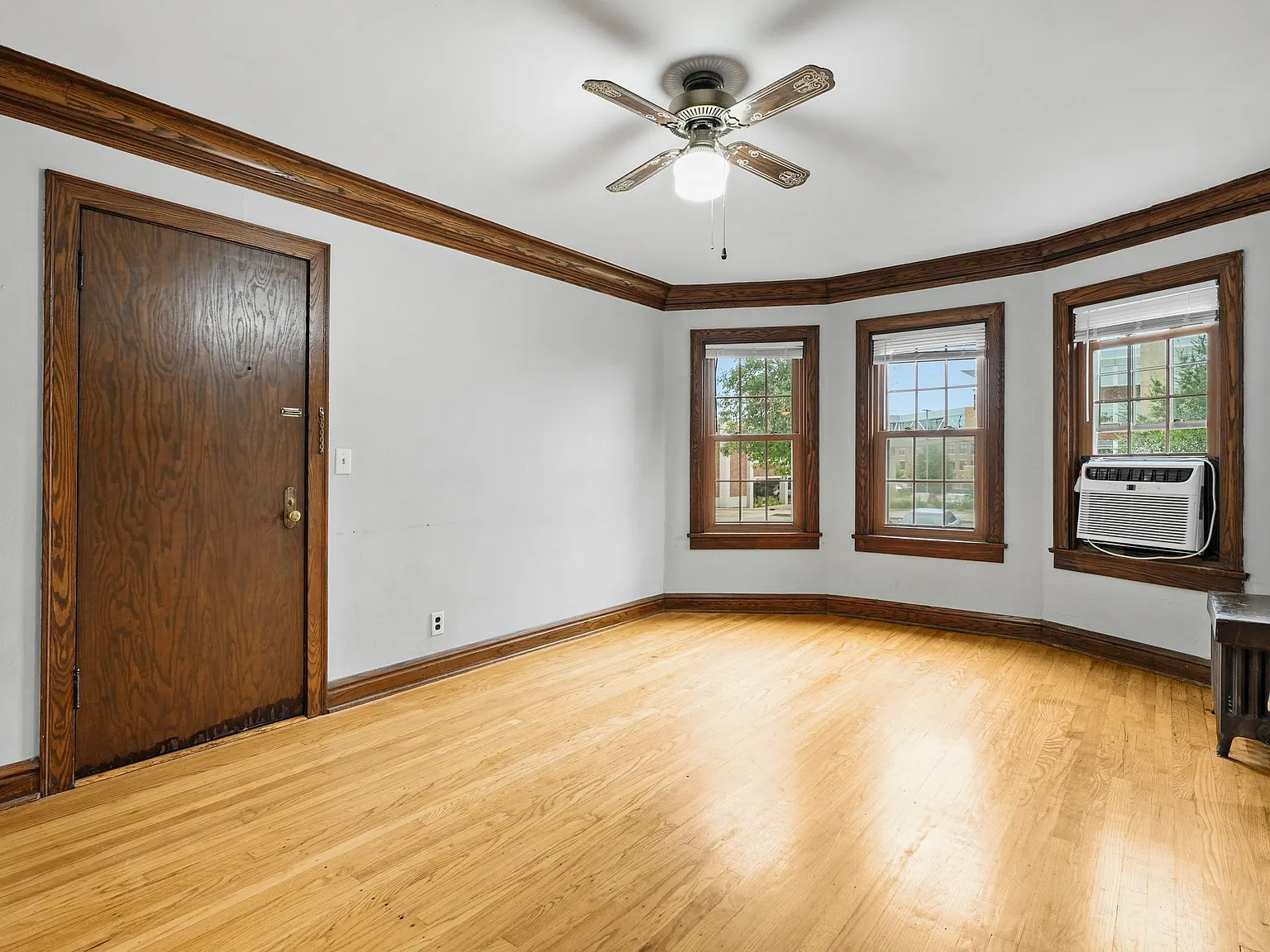 2 bed, 650 sqft, $1,580 — Photo 4