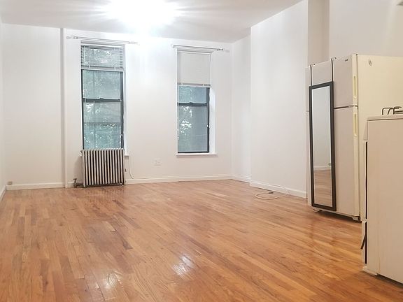 2nd image of 355 12th St #B2