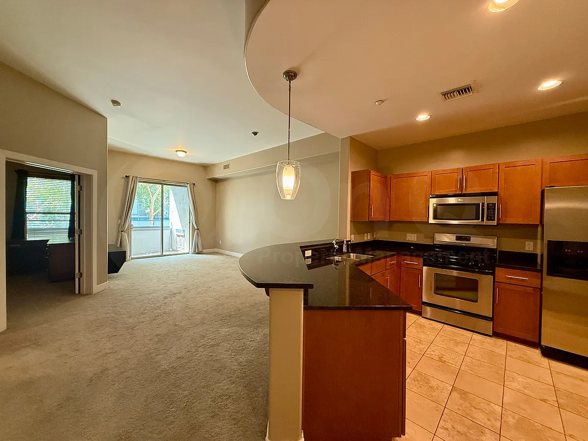 2 bed, 2.0 bath, 1071 sqft, $1,999 — Photo 2