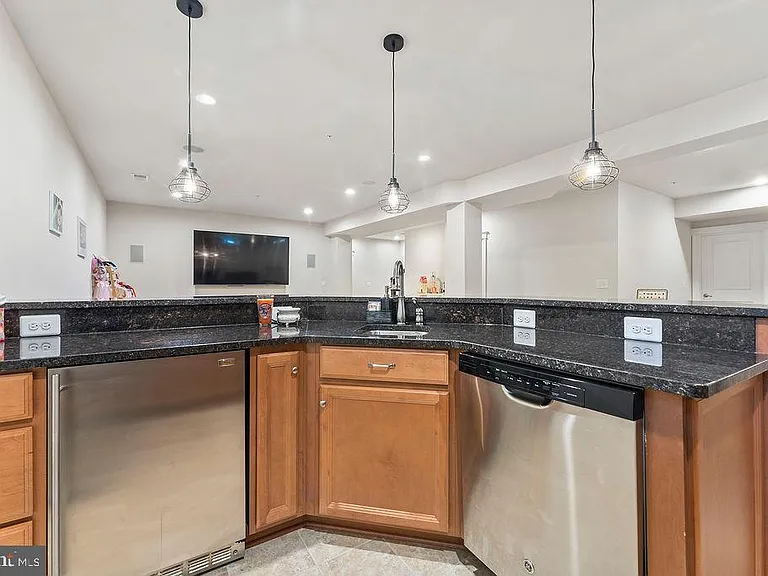17243 Miss Packard Ct — Photo 35