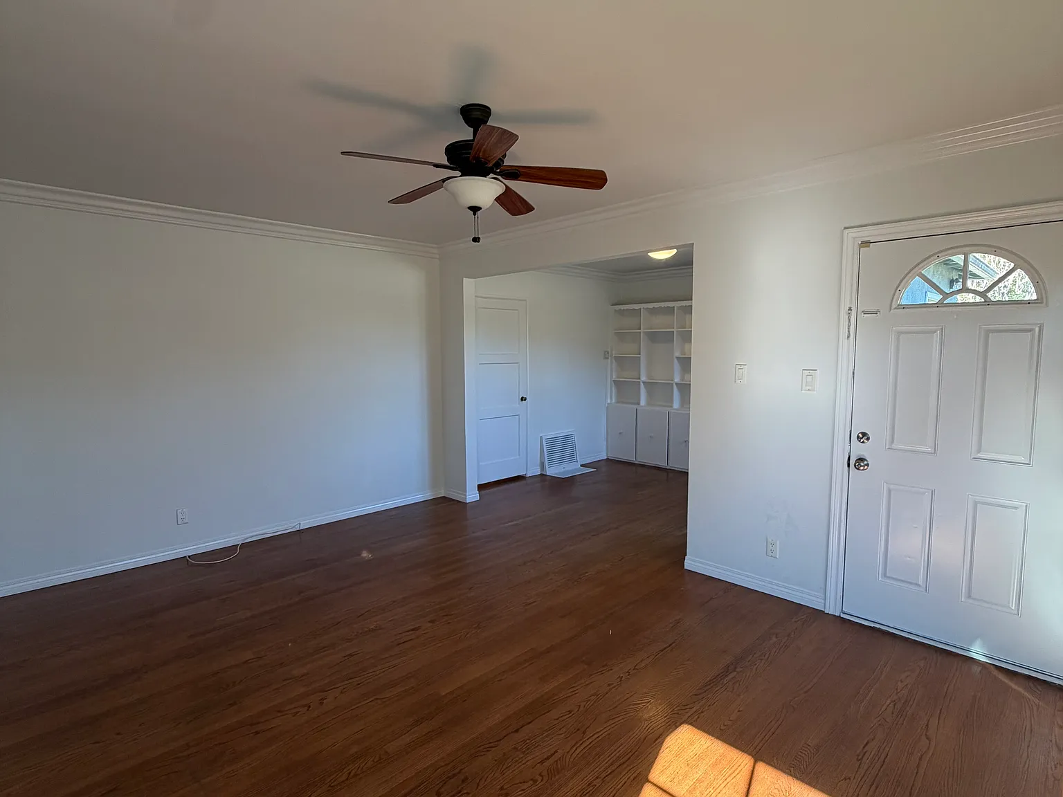 3 bed, 1160 sqft, $5,500 — Photo 2