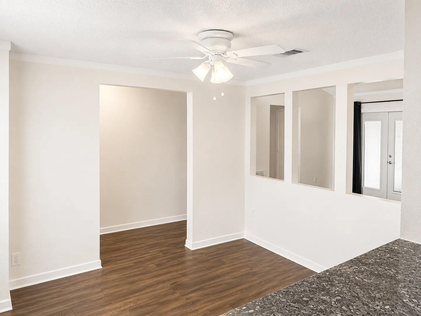 Summerfields Charm with Space to Relax, Play & Entertain — Photo 4