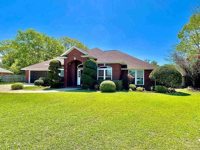 1277 Solomon Cir — Photo 1