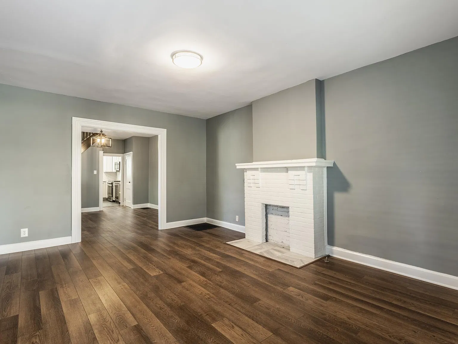 2 bed, 1905 sqft, $2,350 — Photo 4