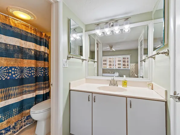 33 Ocean Avenue #308, Palm Beach Shores, FL 33404