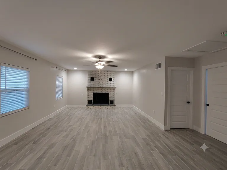 4799 SE Horseshoe Point Rd — Photo 3