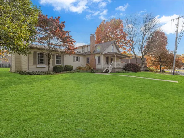 602 Shenango Rd, Beaver Falls, PA 15010