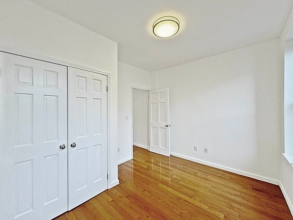 5th image of 330 E 15th St APT 21