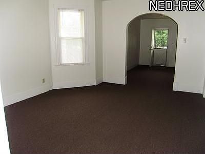 5th image of 1583 E 43rd St