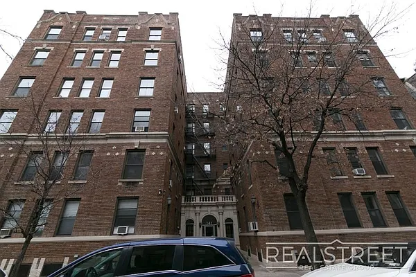 Rented by Real Street Inc | media 10