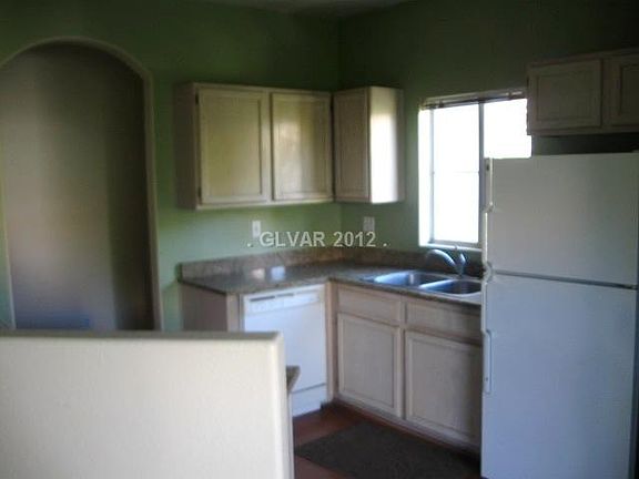 3rd image of 6480 Annie Oakley Dr Unit 224