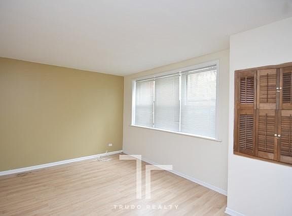 5th image of 1101 W Barry Ave #1103GE