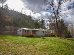 3925 Myrtle Ln, Elliston, VA 24087