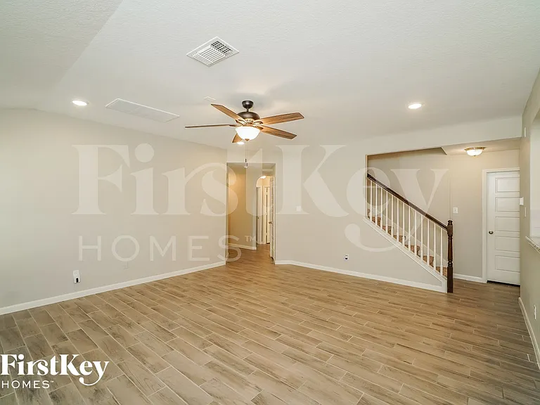 2267 Hawk Dr — Photo 5