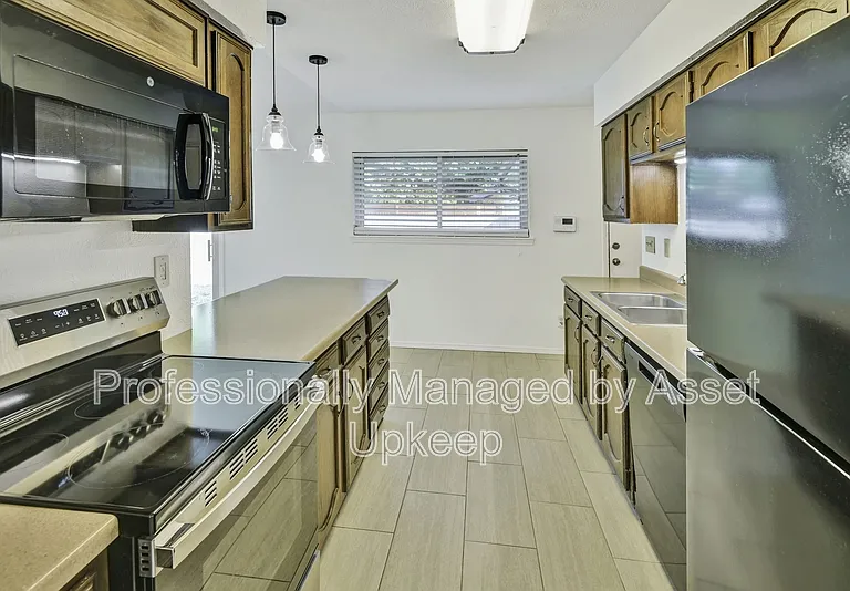 1306 Clearview Dr — Photo 8