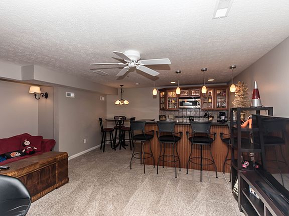 4th image of 350 Woodard Pl