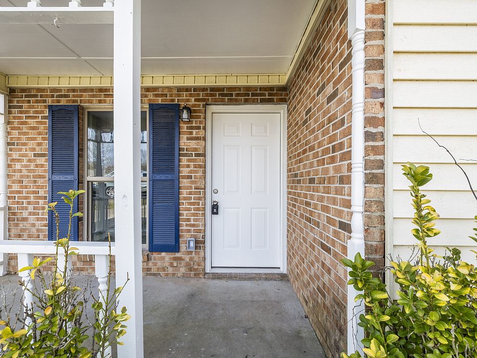 1st image of 1809 Daisy Ct