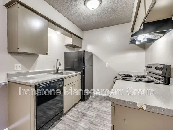 4651 S Darlington Ave, Tulsa, OK