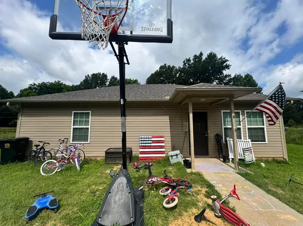 9 Kirkland St, Ward, AR 72176