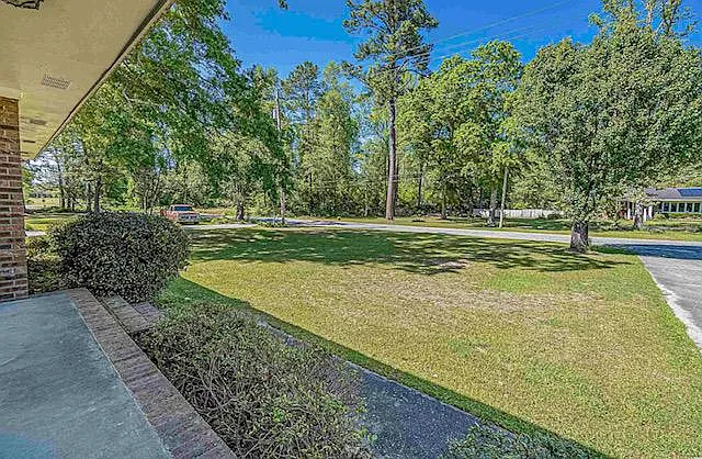3 bed, 1140 sqft, $1,575 — Photo 2