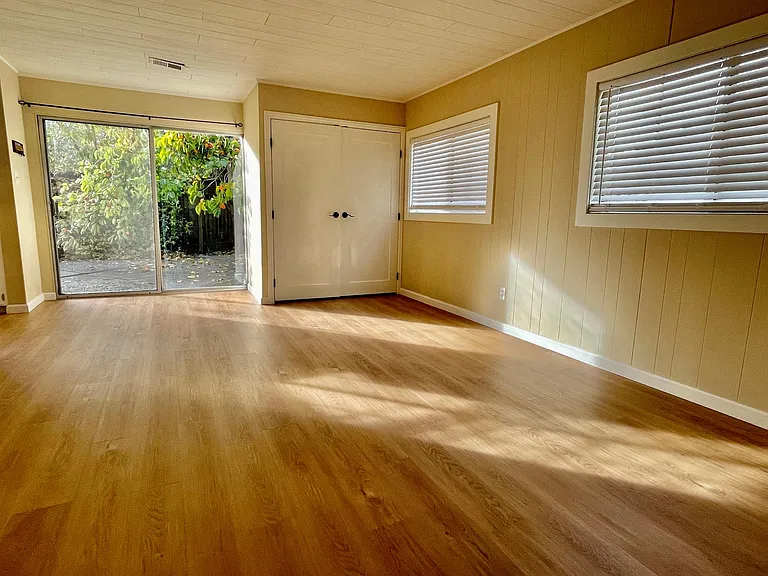 10217 S Tantau Ave — Photo 4