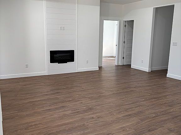 5th image of 4702 8th Ave E
