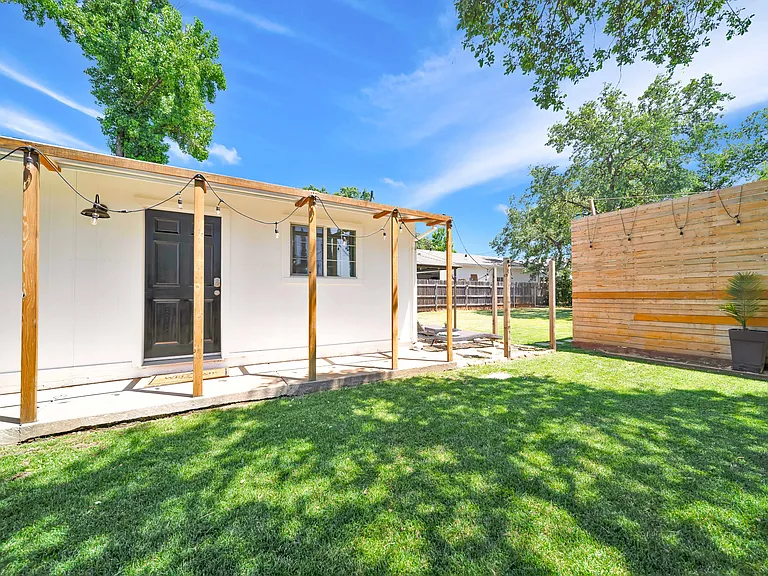3075 Forest Hills Dr — Photo 6