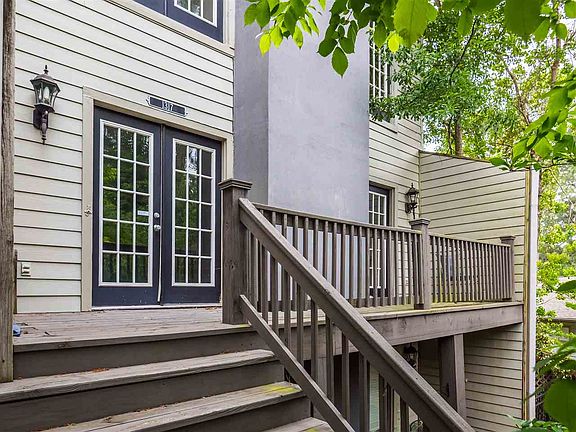 3rd image of 1317 Roxbury Ct
