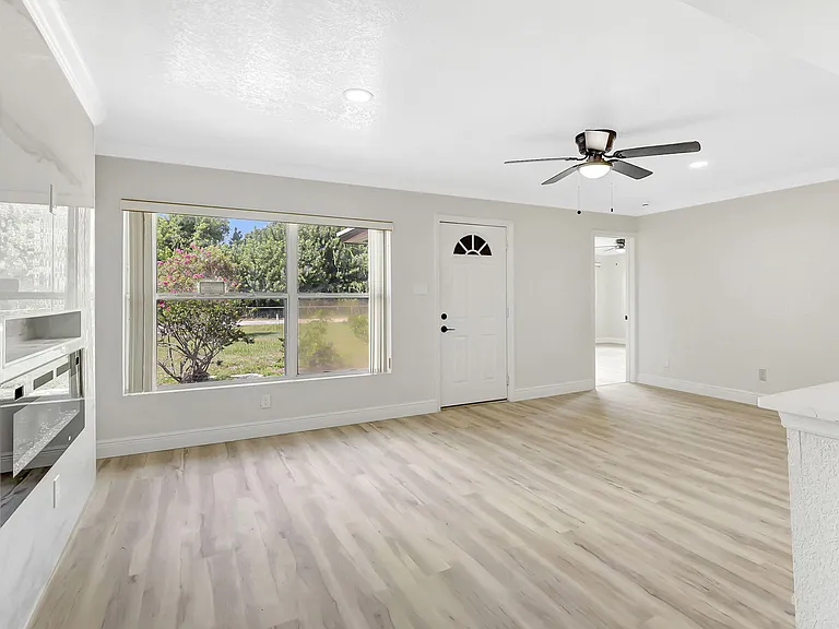 3701 Avenue S — Photo 4