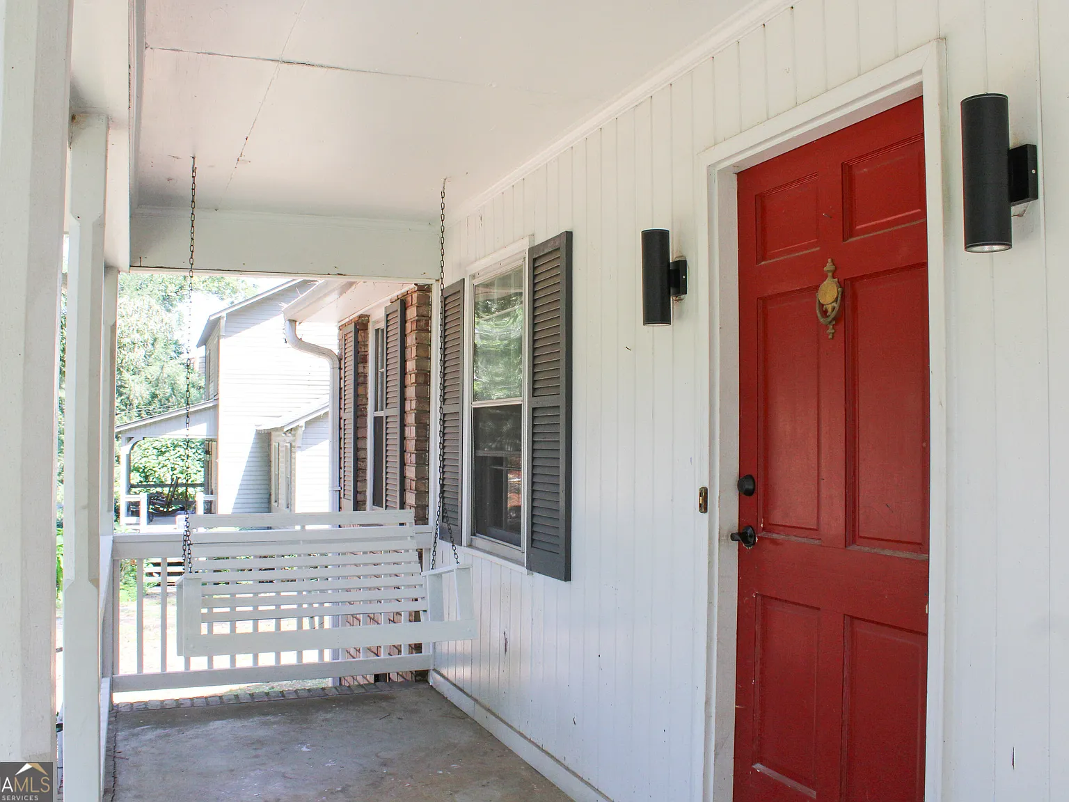 3 bed, 2.0 bath, 2088 sqft, $2,995 — Photo 2