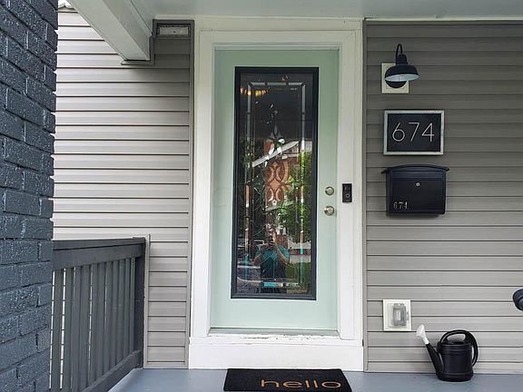 3rd image of 674 Bedford Ave