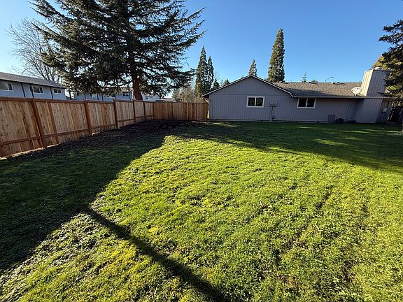 5th image of 2254 NE Barberry Ct