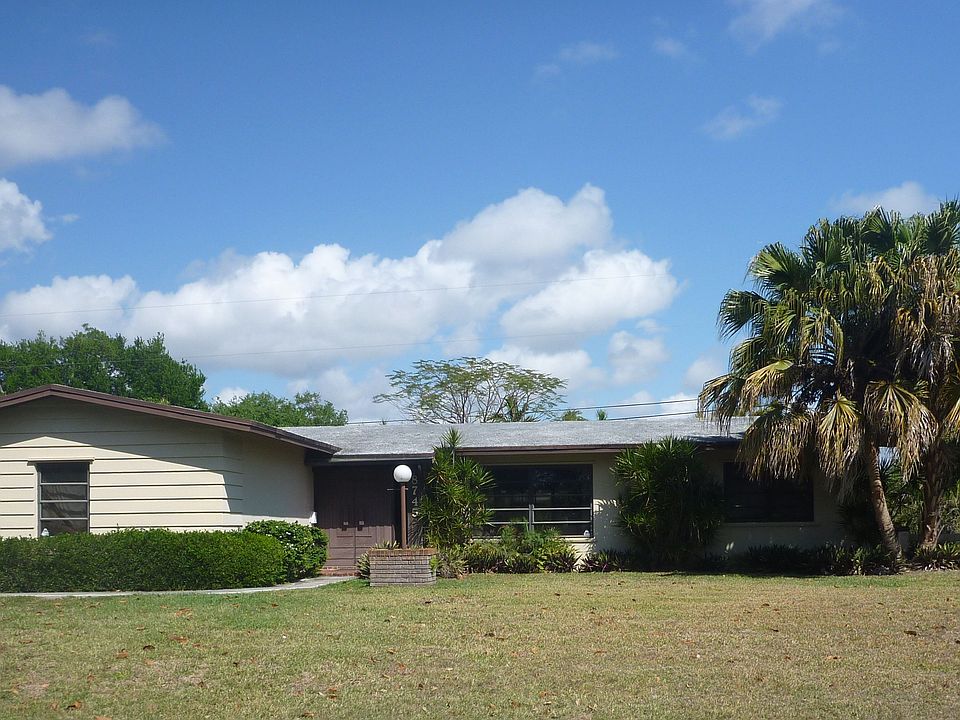 Call 305.253.2346 for showing