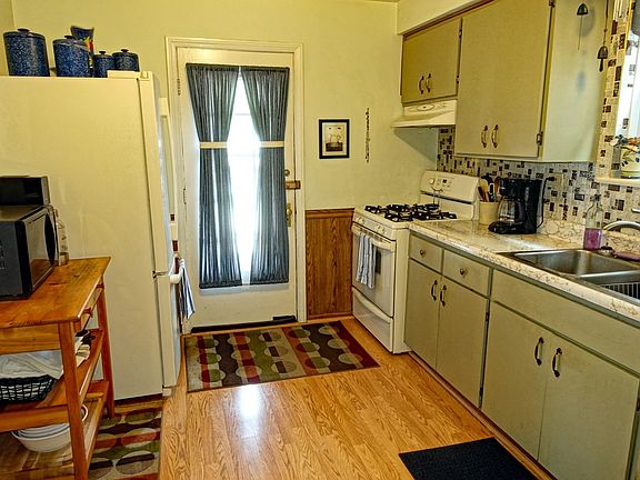 5th image of 3501 Elmwood Ave