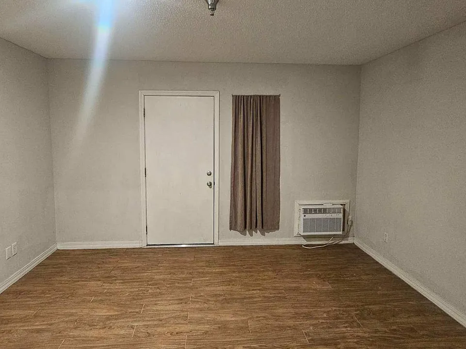 Unit Photo